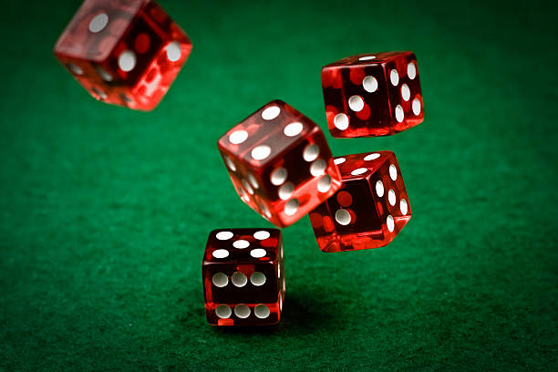 Antarmuka platform bloodstrike menampilkan berbagai kategori permainan dan studio live-dealer berkualitas tinggi